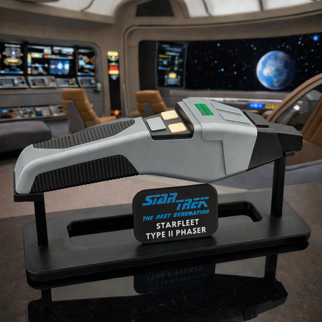 Star Trek Phaser Typ 2 Cobrahead Replik aus TNG mit originalnaher Gehäusefarbe und typischer Energieanzeige
